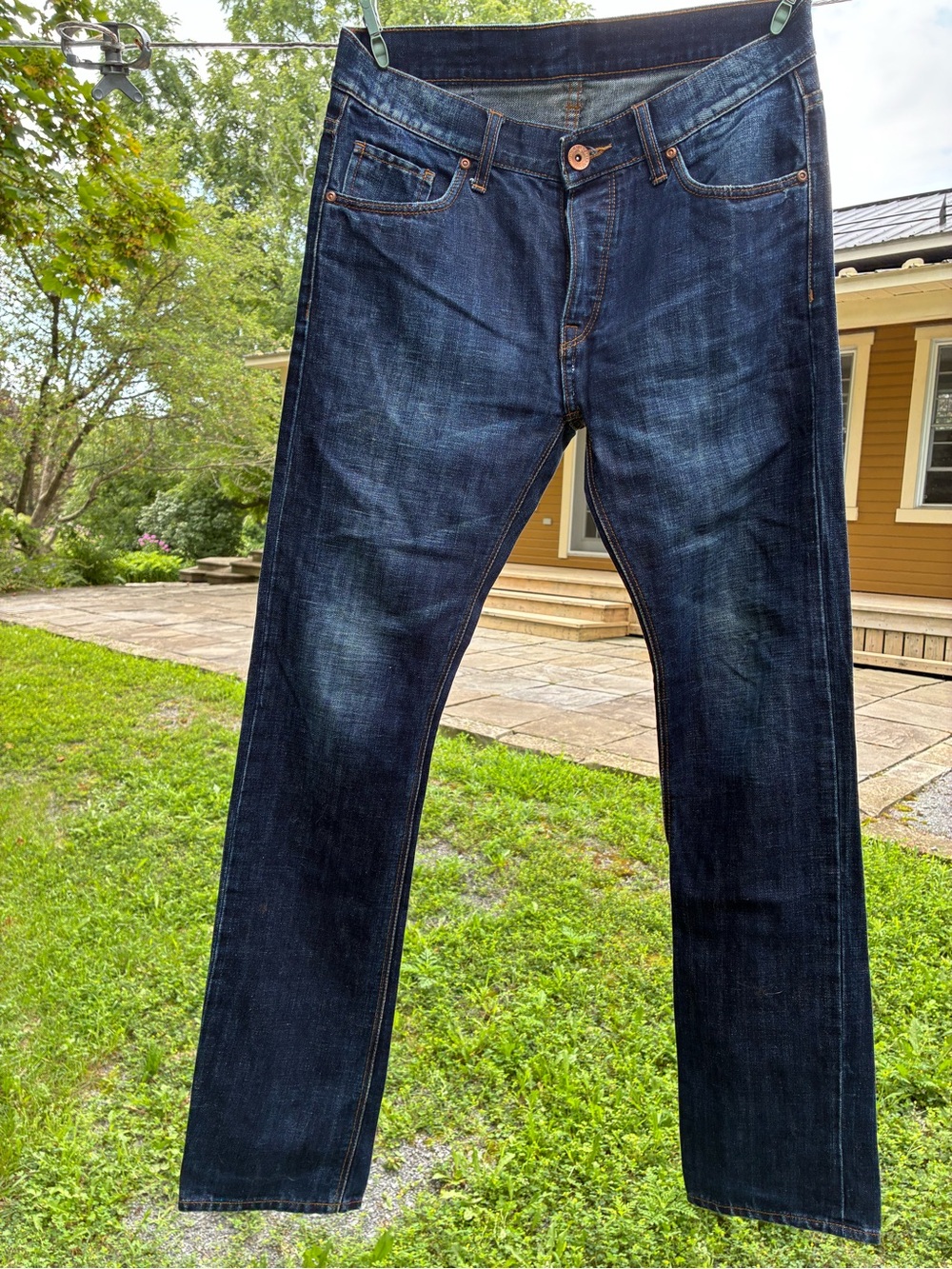 DARK WASH DENIM